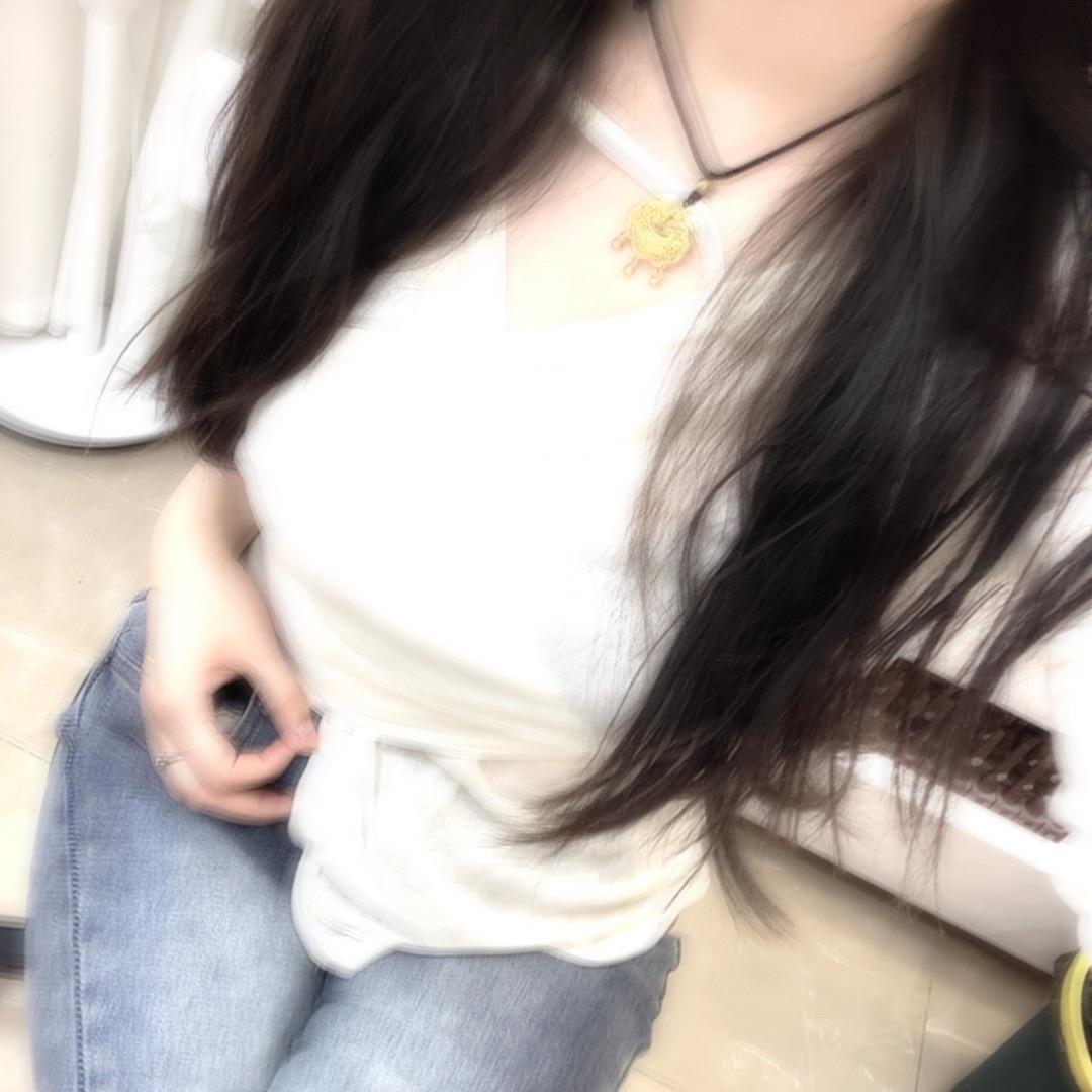 小婷爱吃糖.
