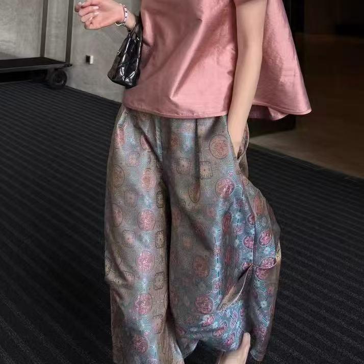 例苏，新华区檀度服装店