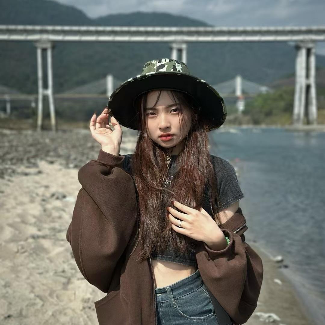 Nang Mwan Onn (小婷)