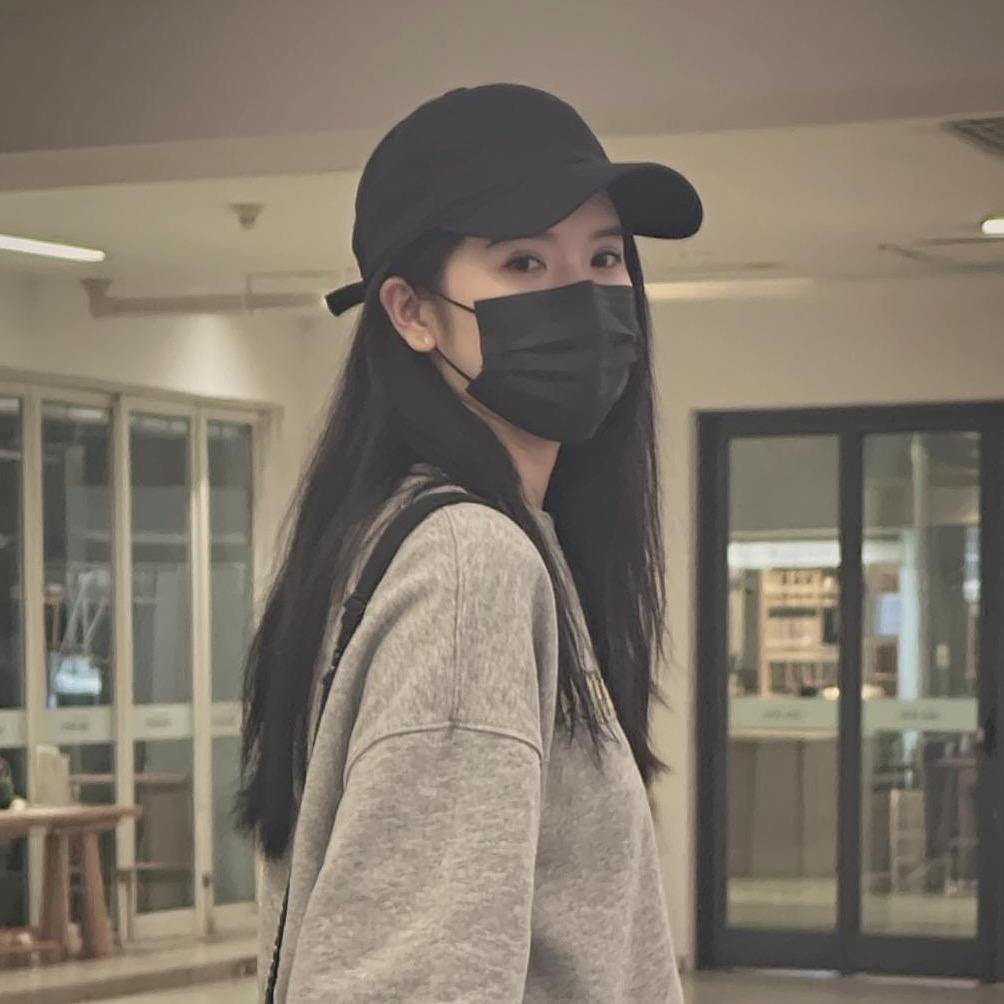 快快是个小女孩呀👧