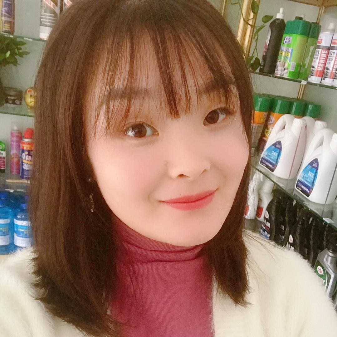 在乐山卖甜皮鸭的范范