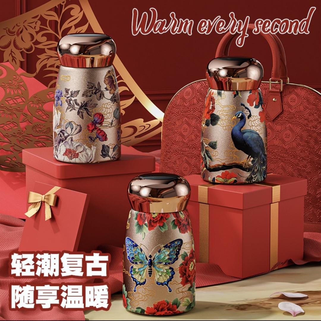 孔雀迎福