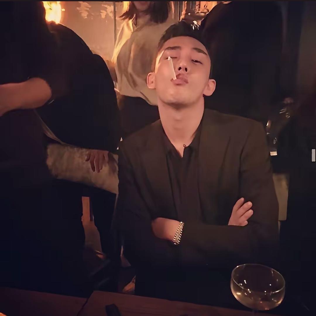 王