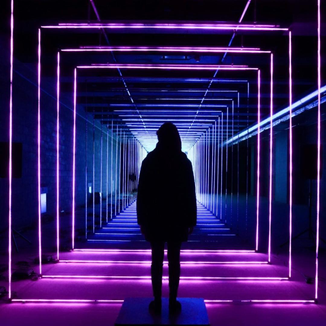 智趣潮幻彩智能软屏科技