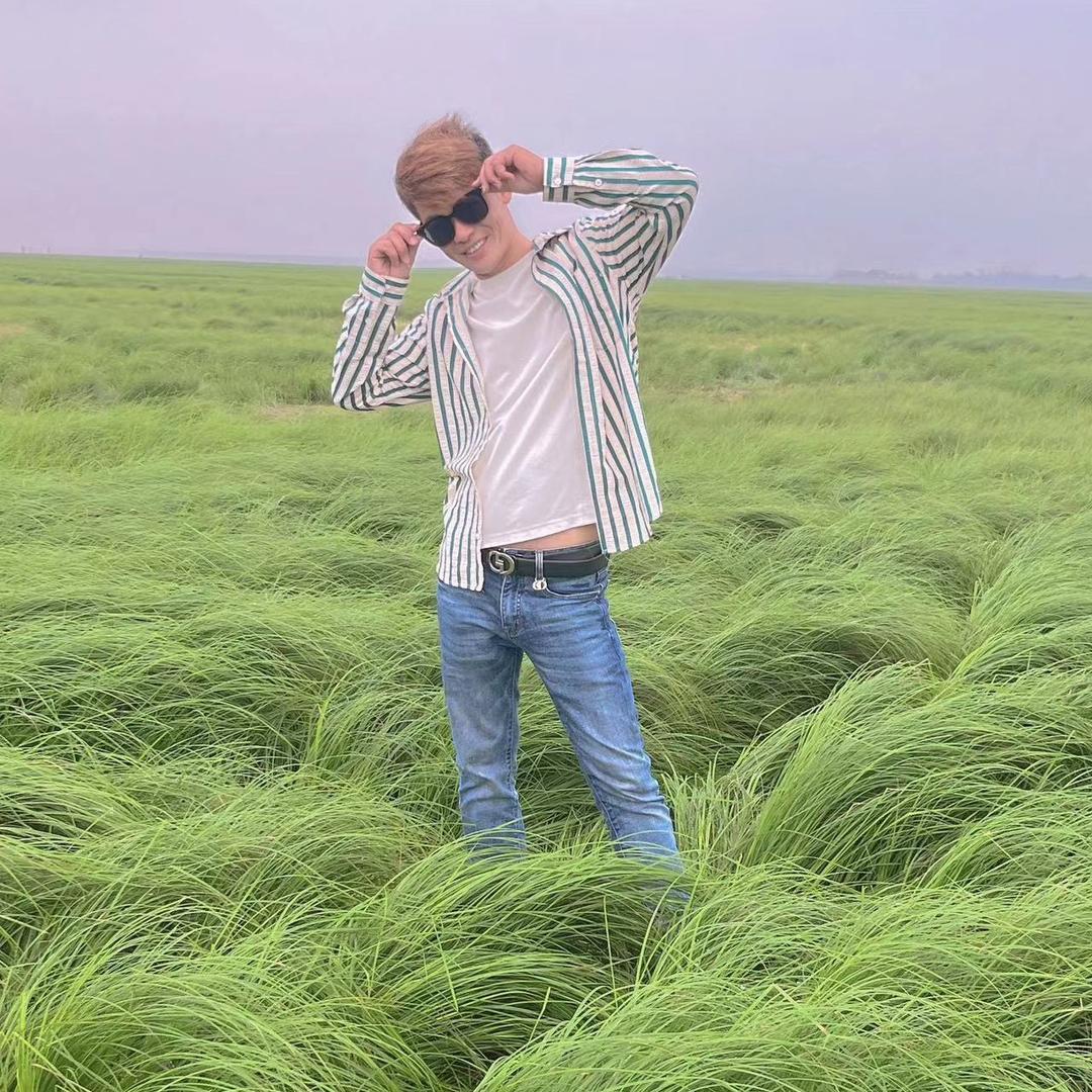 @            红红喜字我无缘