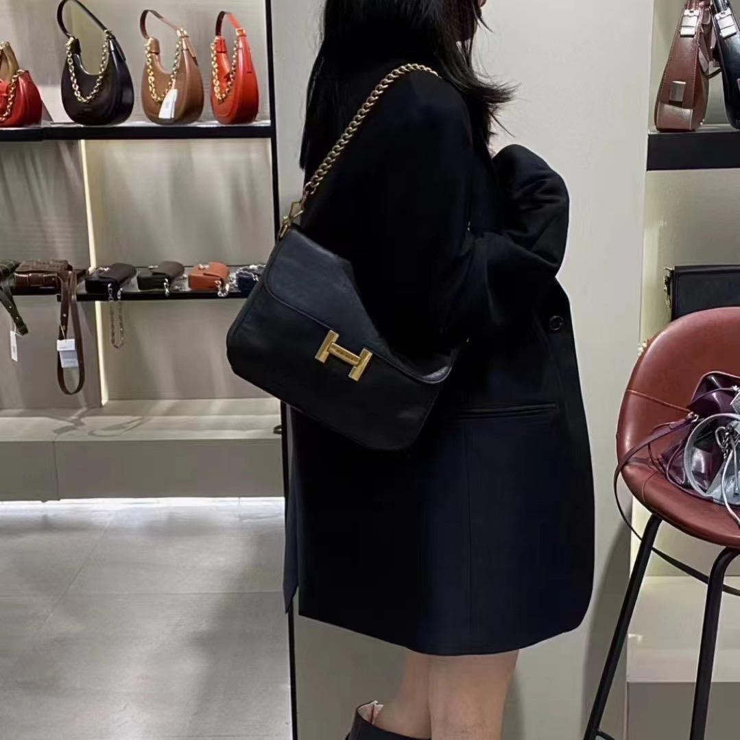 实体女包楠楠