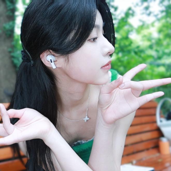 艺术家是不能吃很多的
