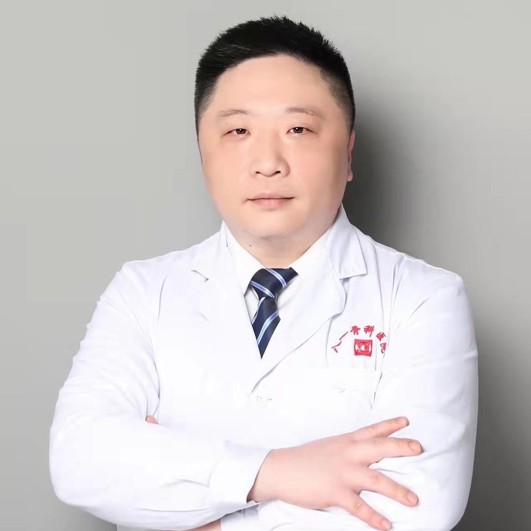 八一骨科严致远