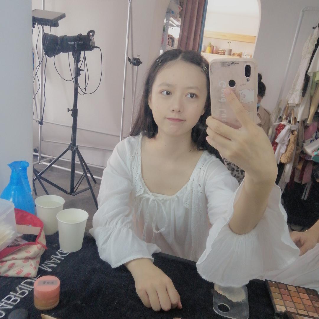 咕嘚妞儿斯