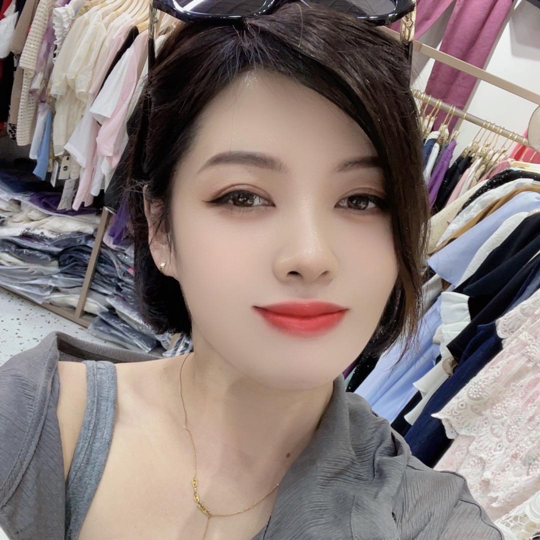 即墨蓝一女装中高端