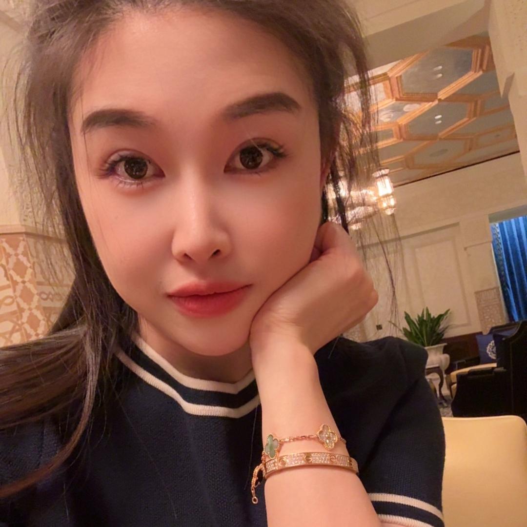 张馨月