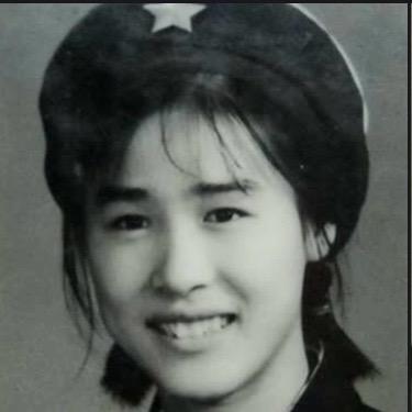英子