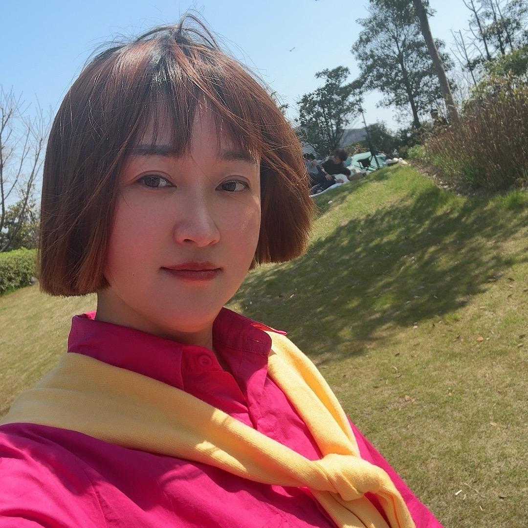 殷菲菲