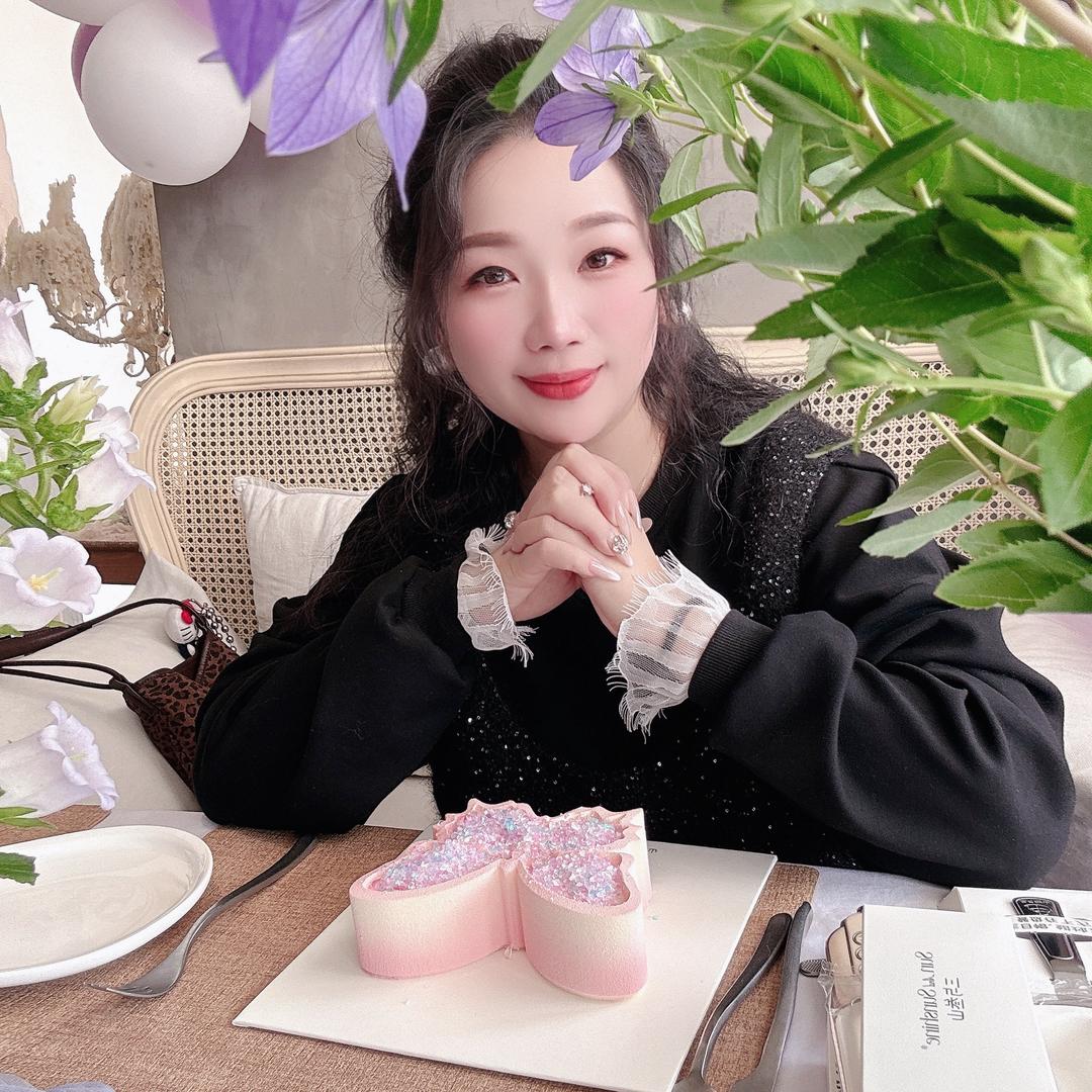 蓝精灵🧚