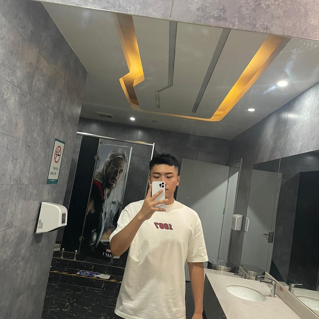 银河游泳健身店长-朱强