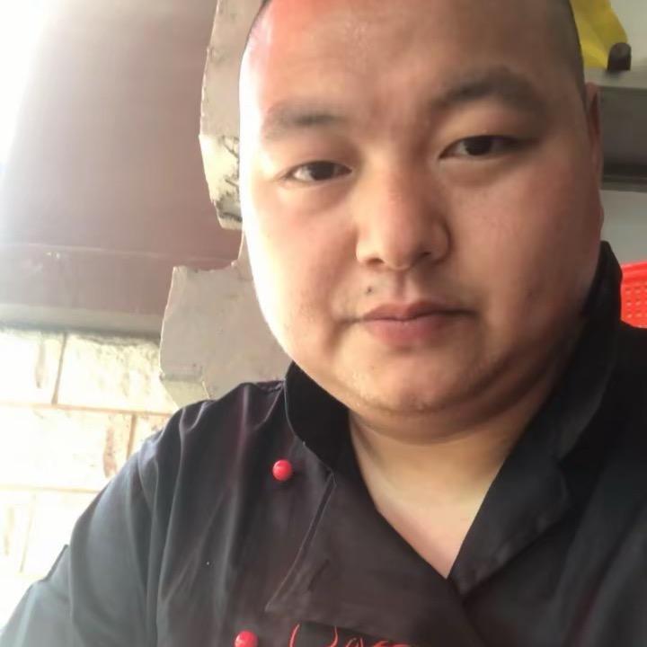 厨子👨‍🍳磊吖闯武汉