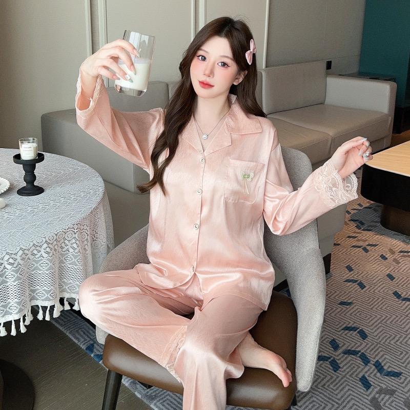 颜悦儿轻奢睡衣工厂店