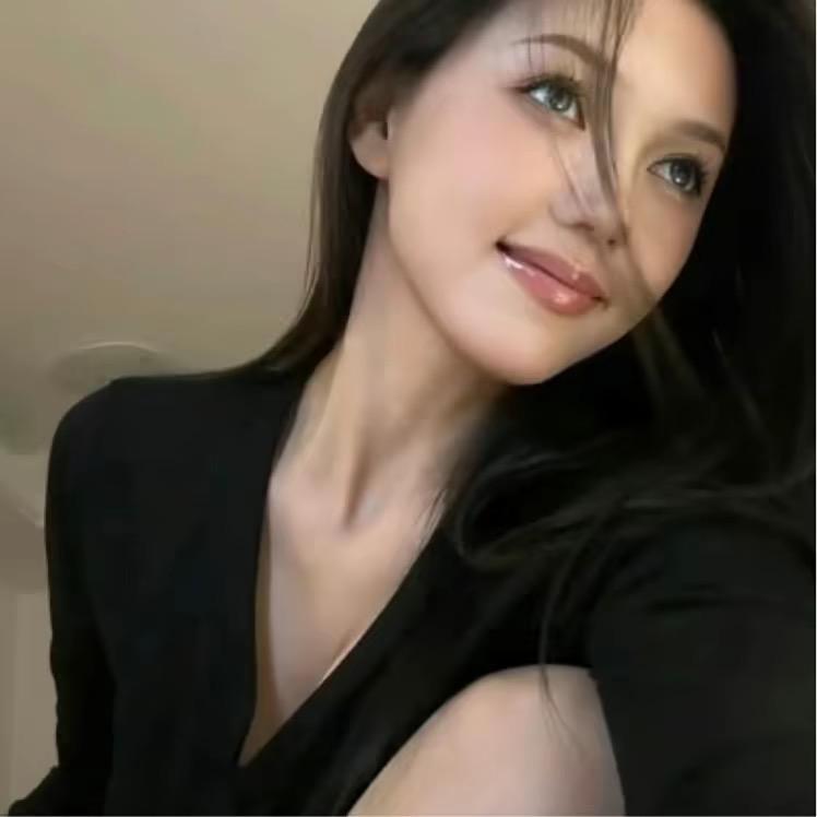 小权 不脱妆粉底液（780）招代理