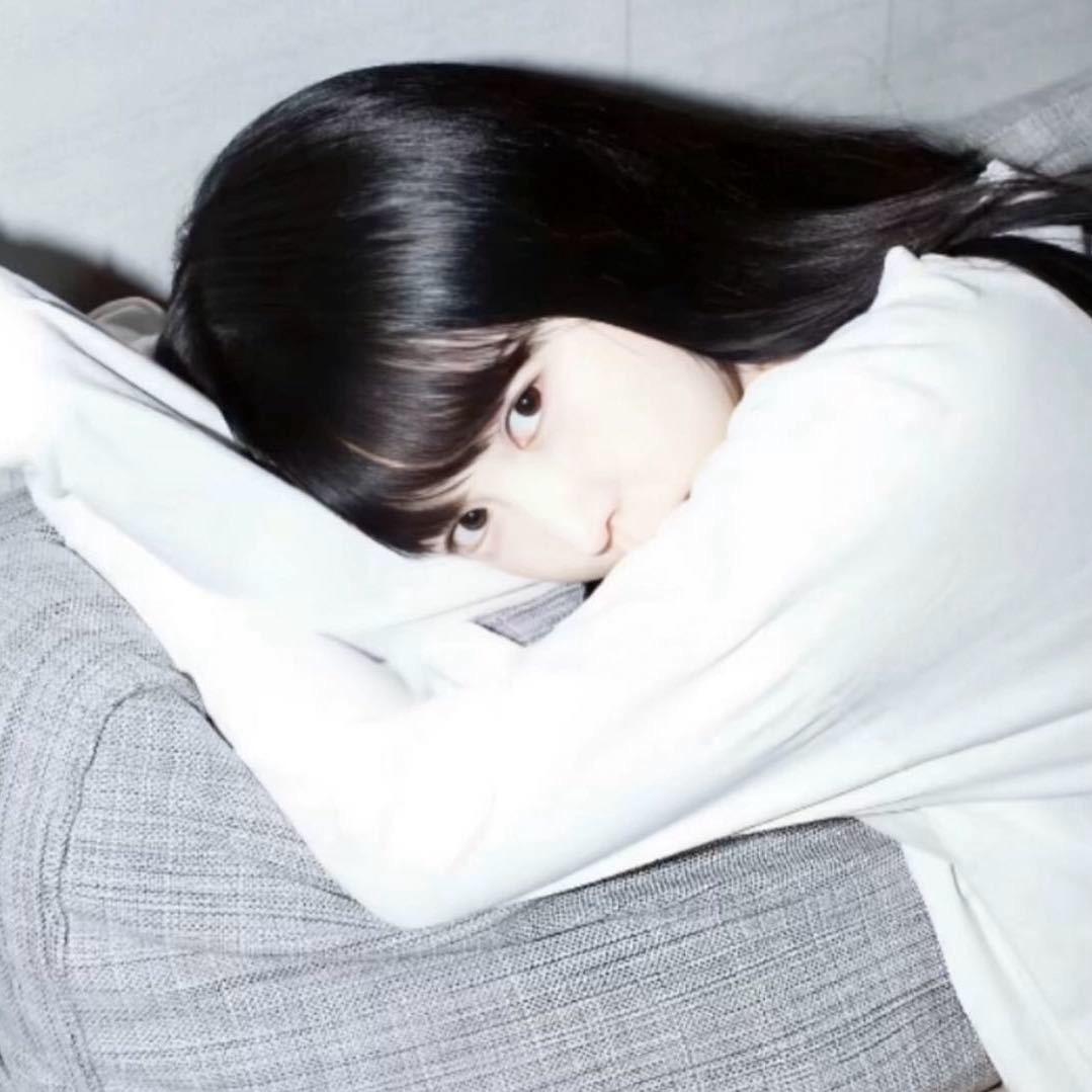 忧郁的小美女