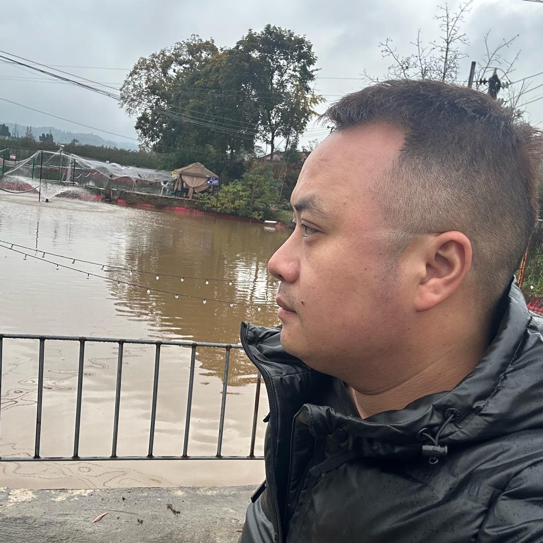 老铁数码～小双双