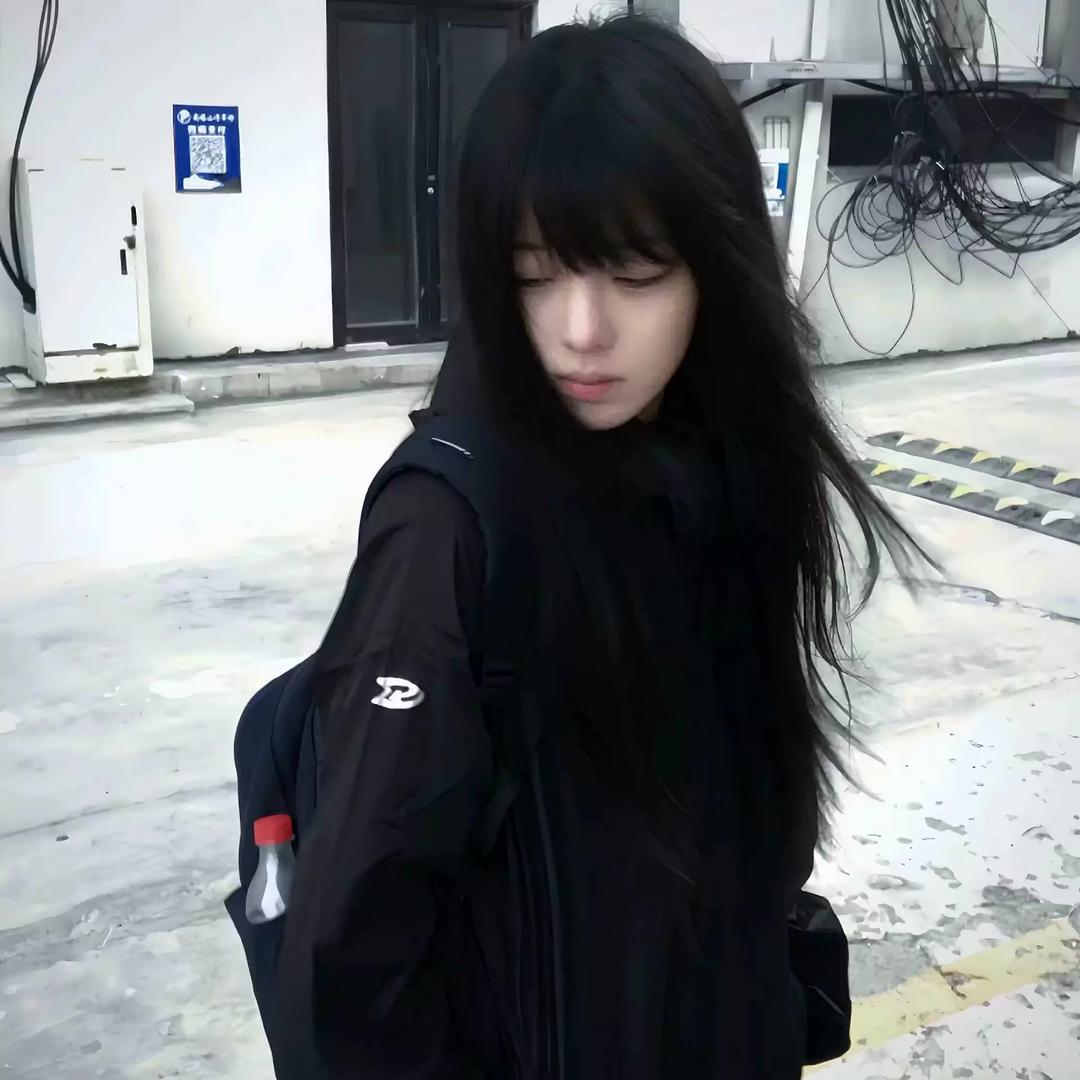 菲菲.