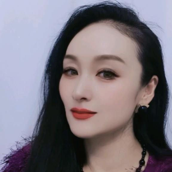 在封丘做快时尚女鞋的芳姐