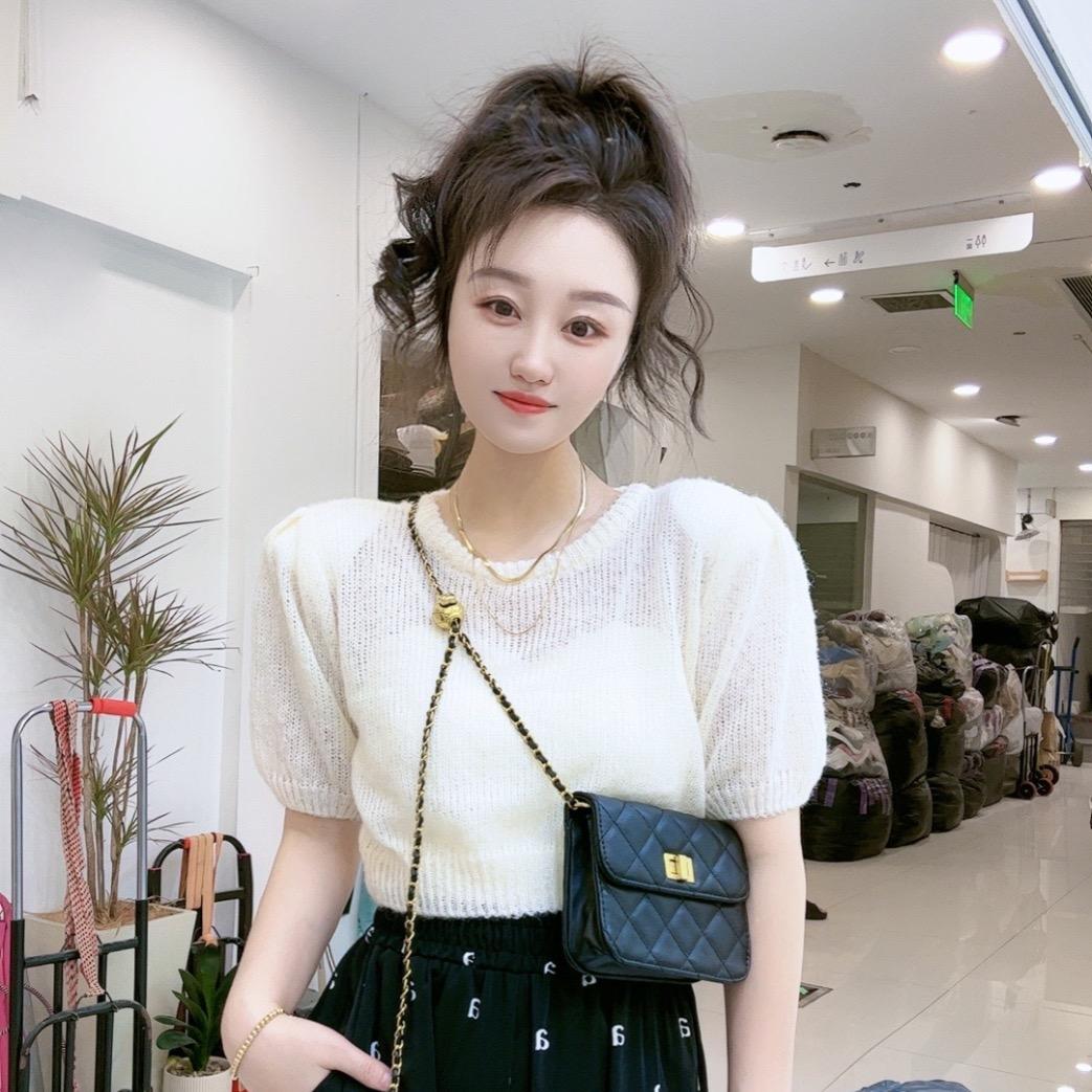 六月服饰.