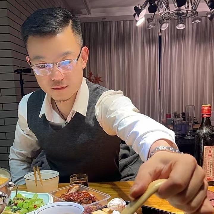 不爱笑的胡先生