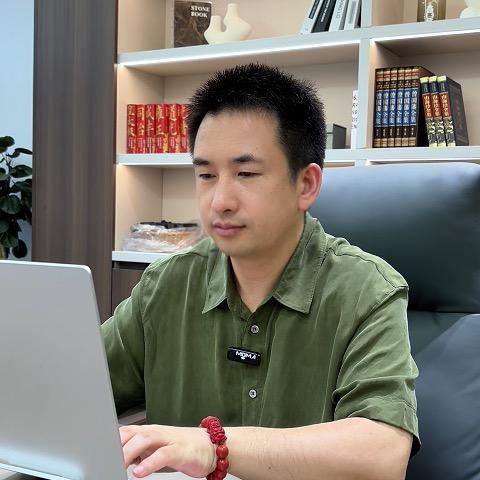 破破烂烂烤肉店创始人｜老黄