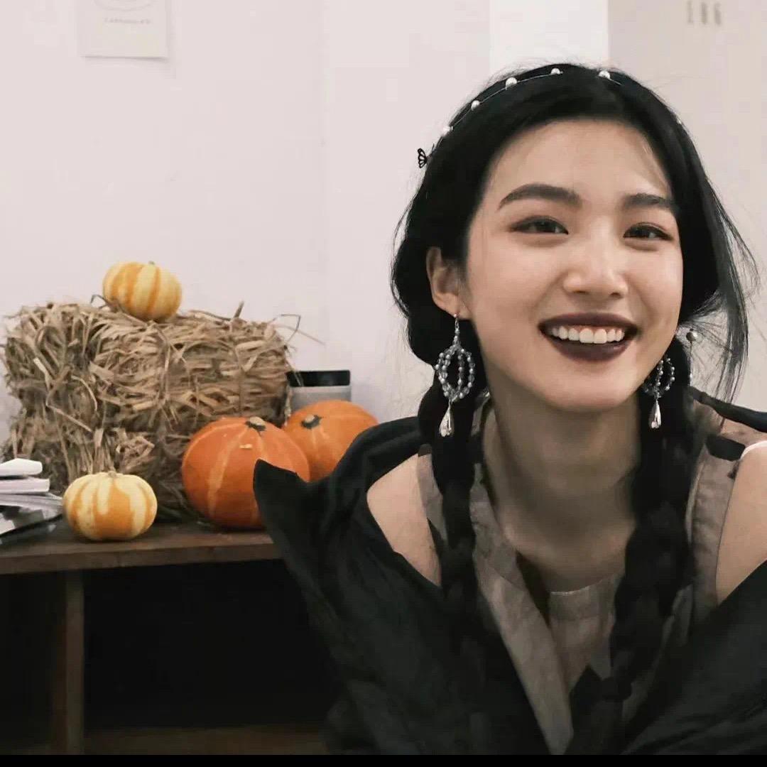 简💫