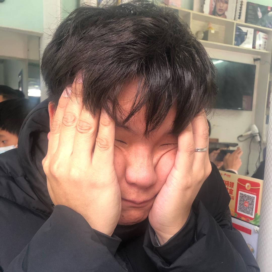 李狗吃不饱