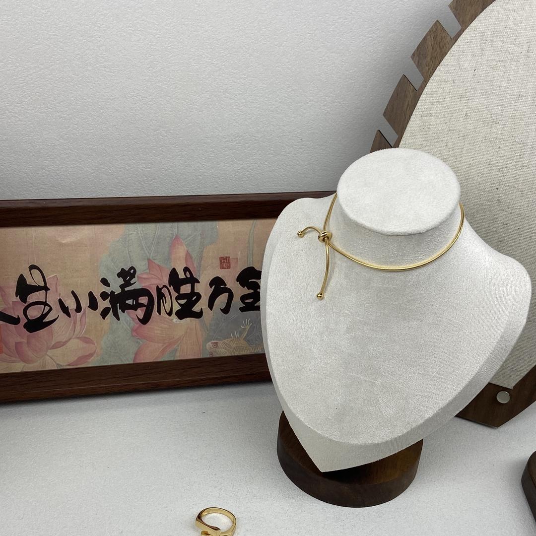 一伊越商贸中心