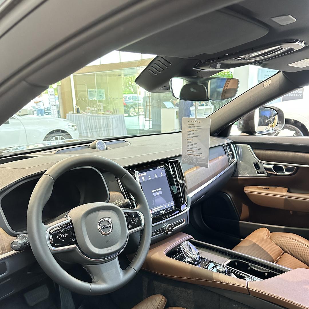 东莞寮步沃尔沃二手车中心