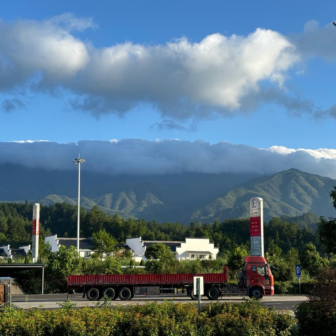 开着重卡去旅游，苏N