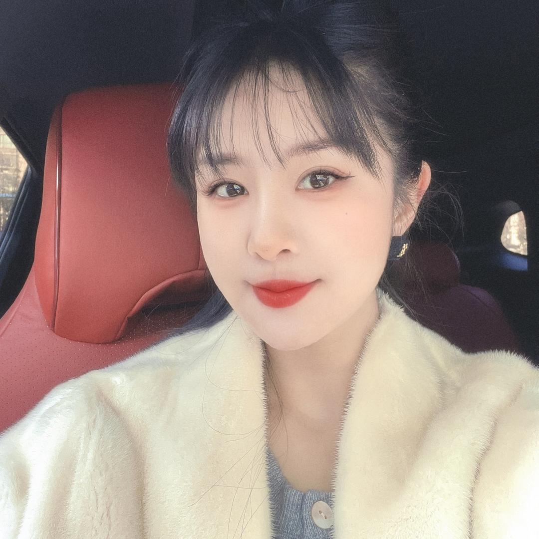 王姑娘男装