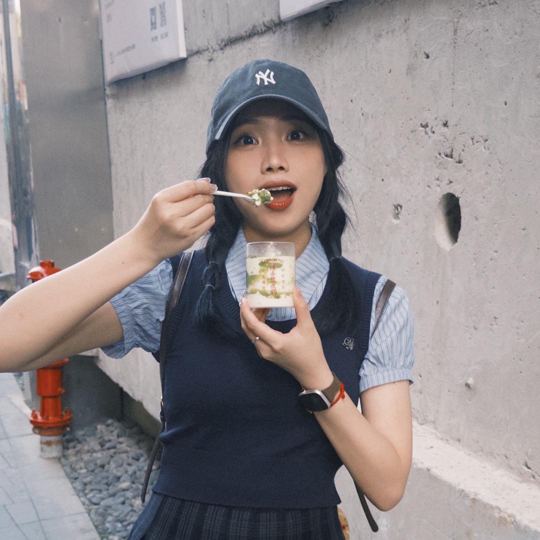 李串串哼