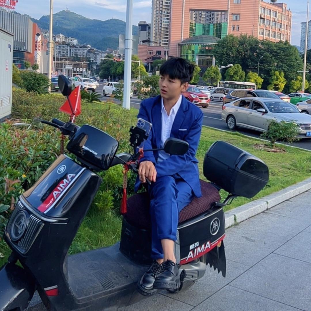 苗李星：黔东南凉拌鱼