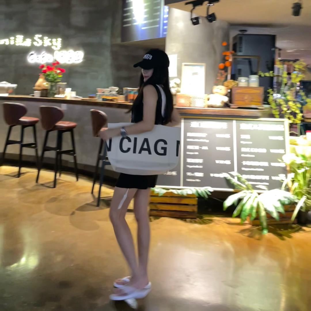 佳佳韩系穿搭