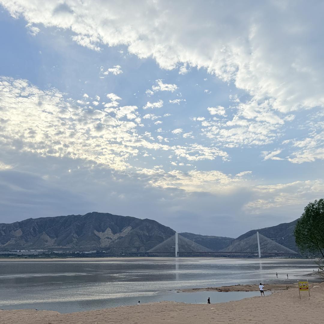 河津市城东珍珍麻辣串店（个体工商户）