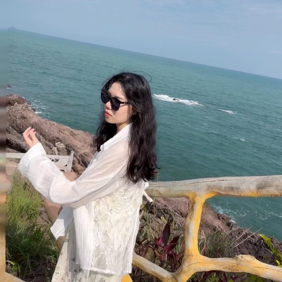 奇怪；