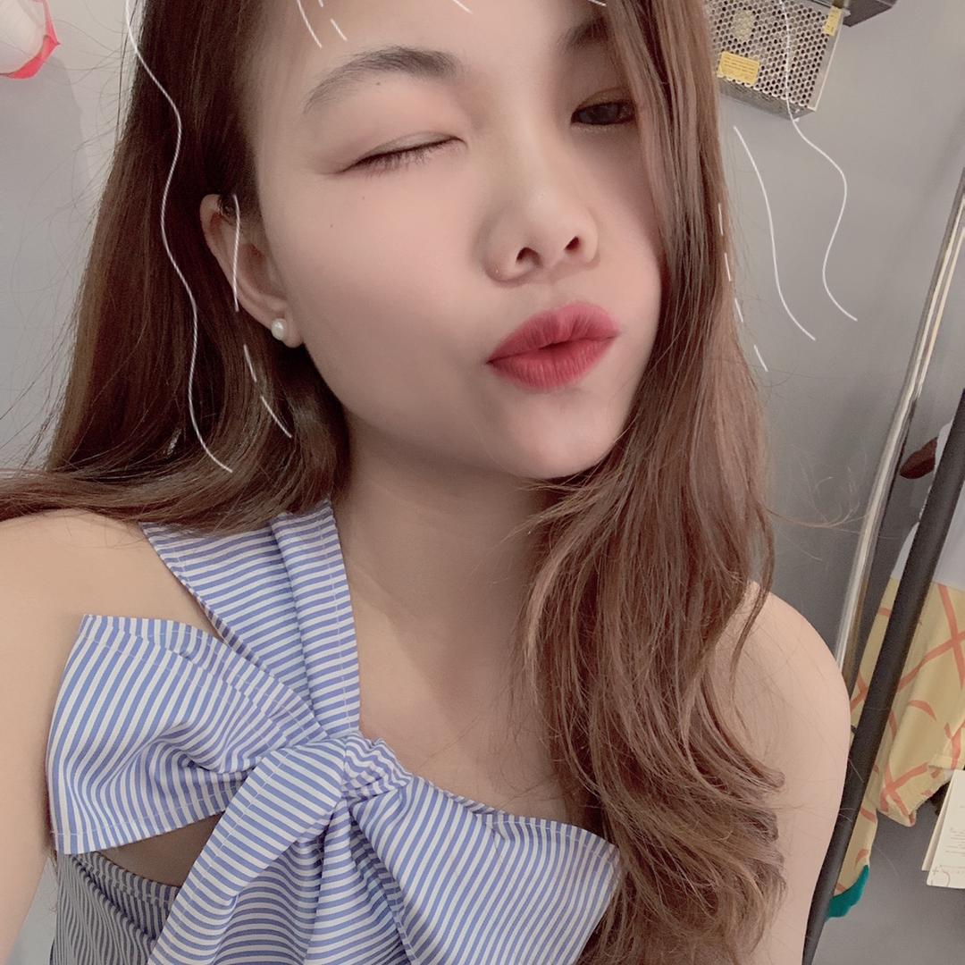 小小虞。
