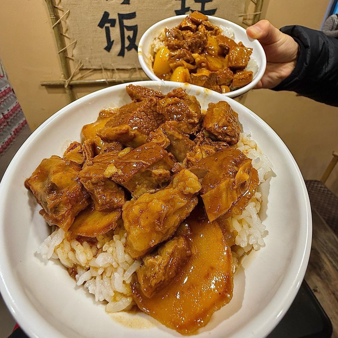 野摊牛腩盖饭（共青首家）学府广场