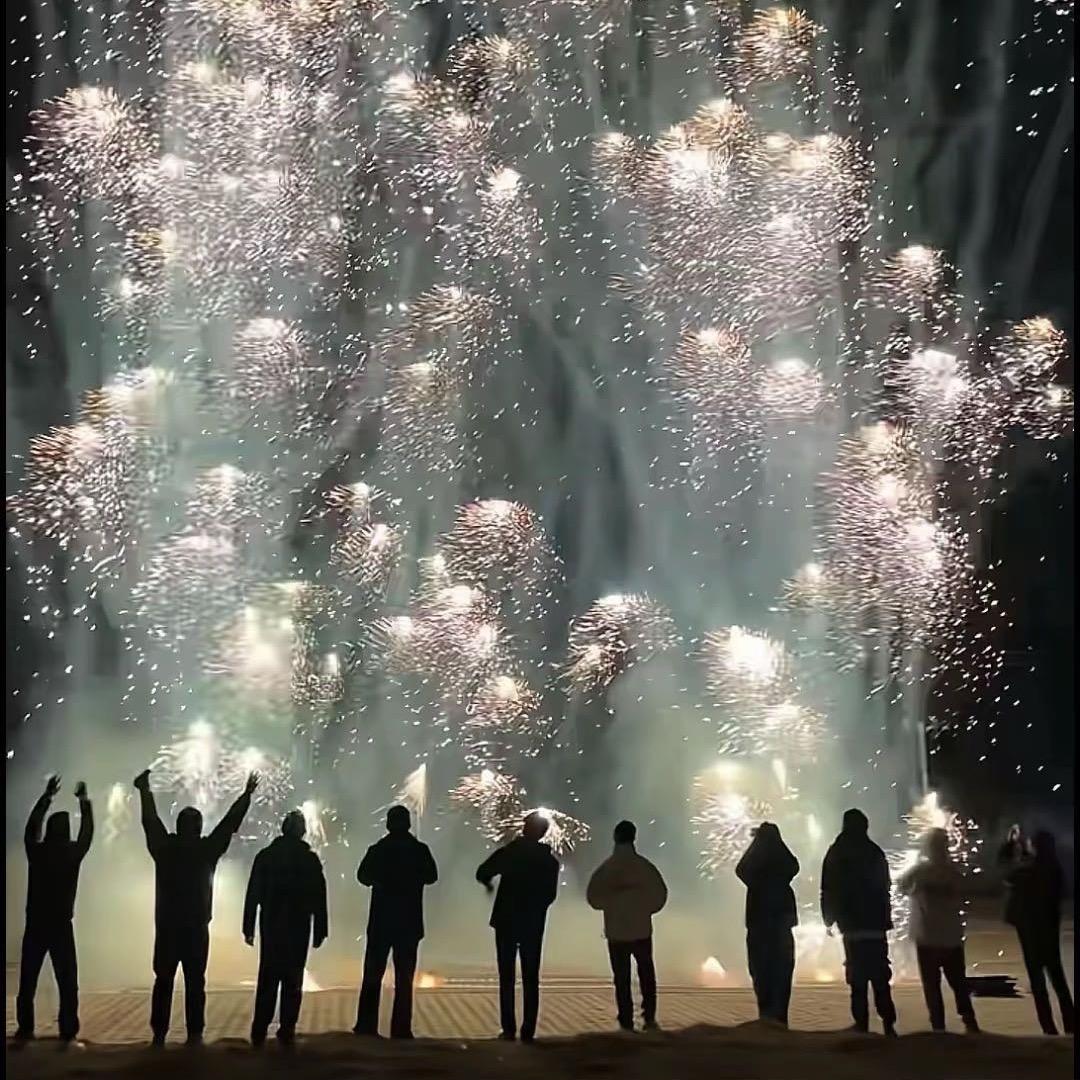 赵兄托我帮你办点事