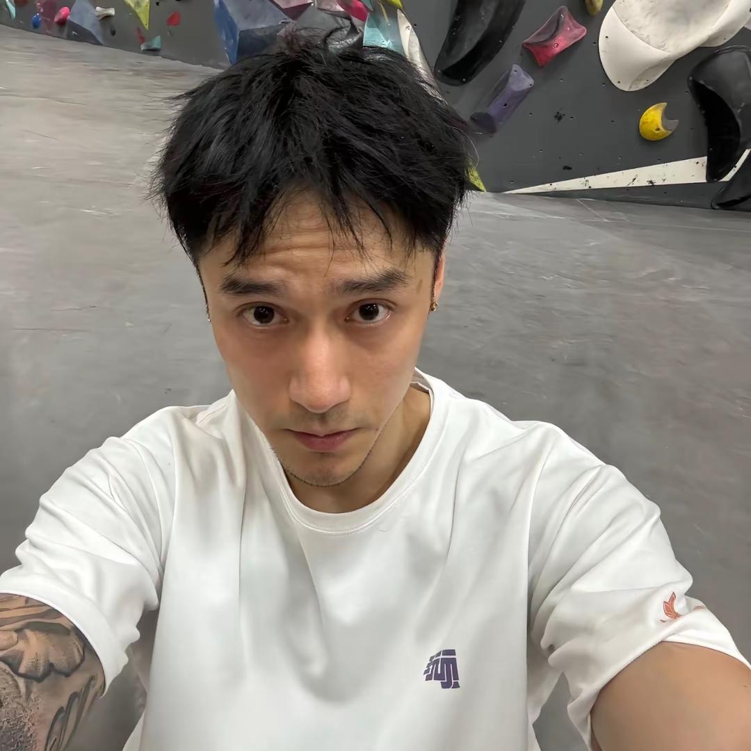 是小黑阿