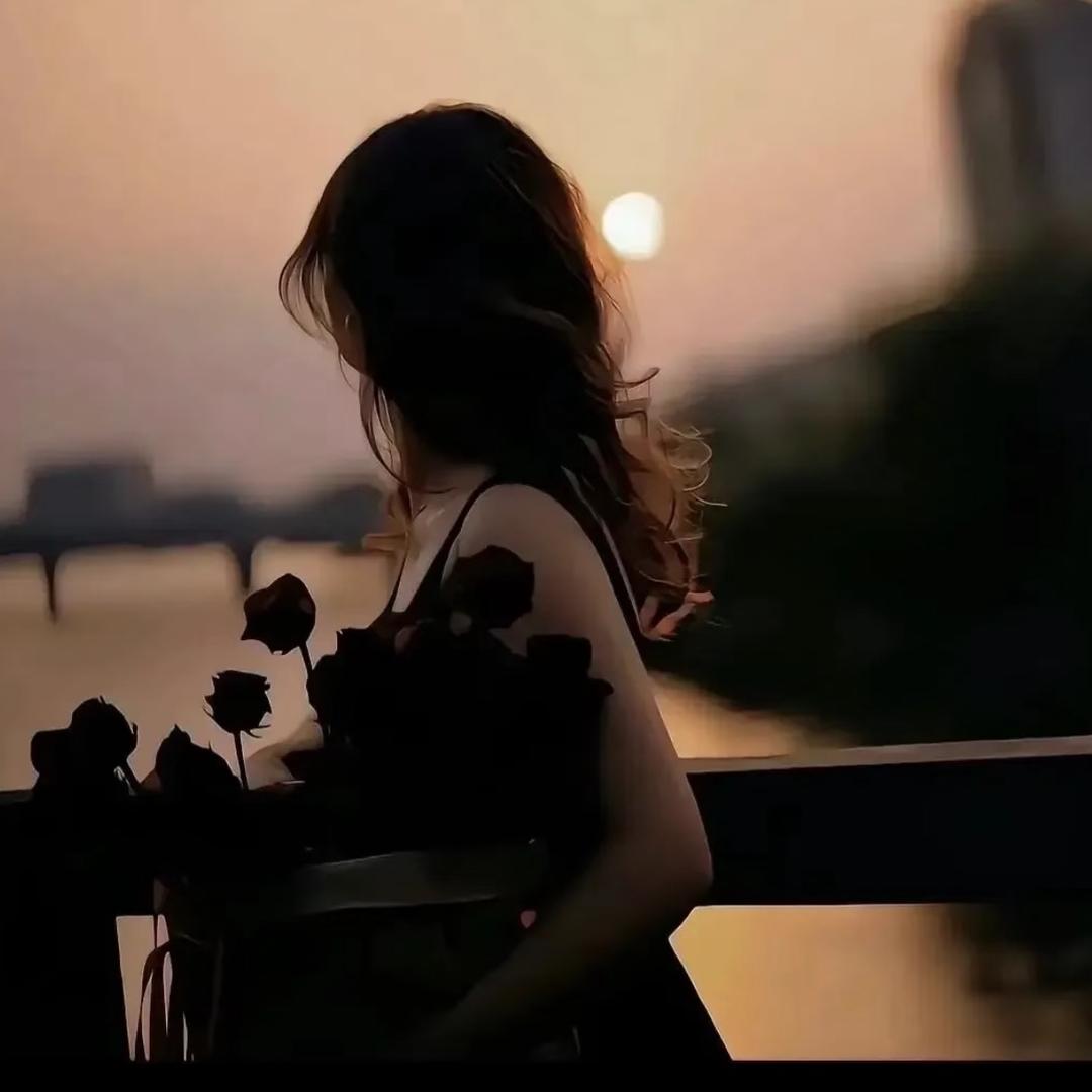 八月