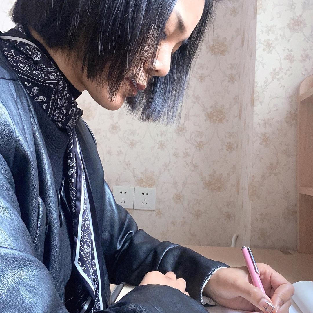 依霖妈妈✍️（直播13：50）