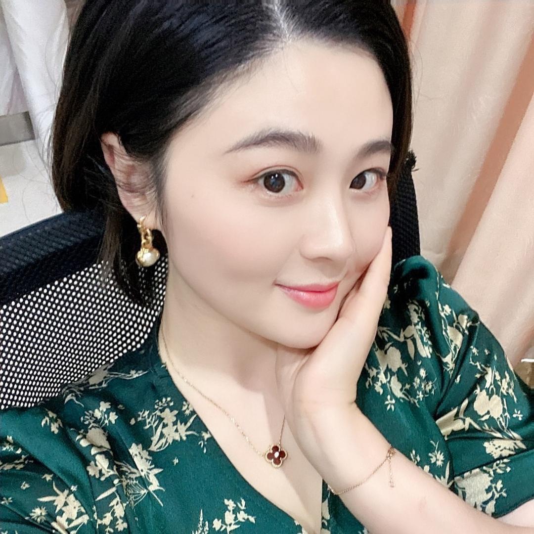 成灵初