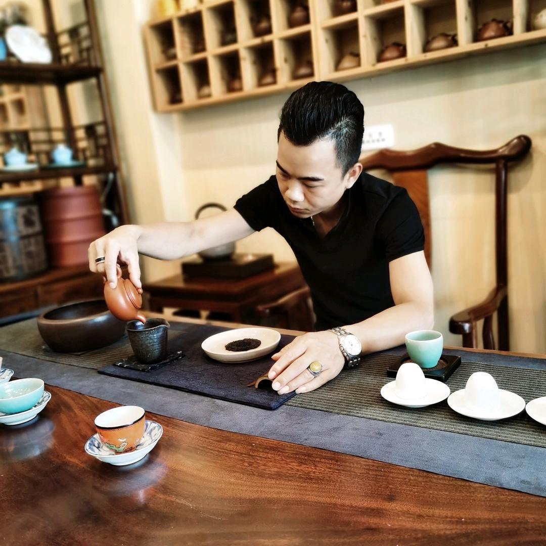 董爷「哈币过」