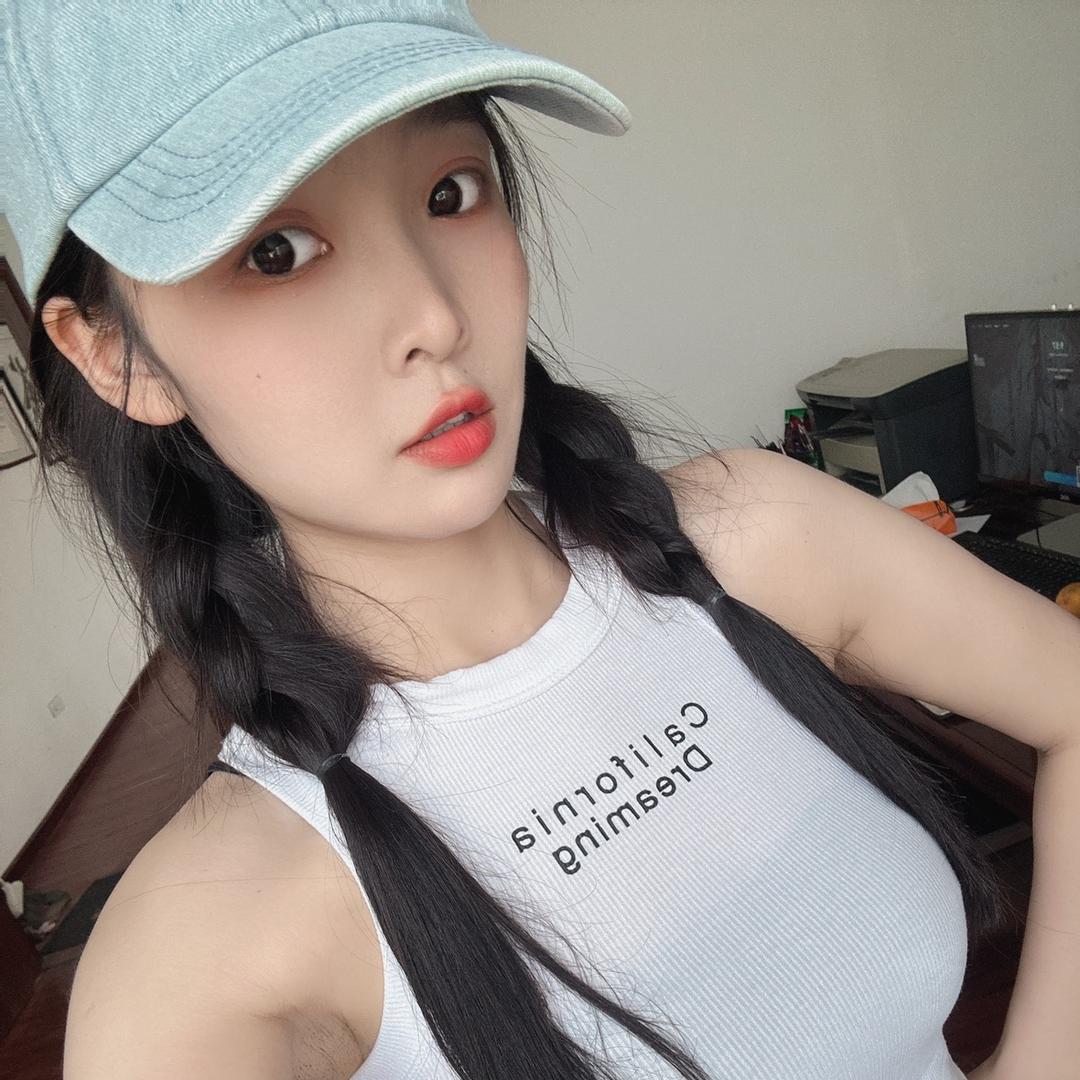 小白兔🐰奶糖🍬