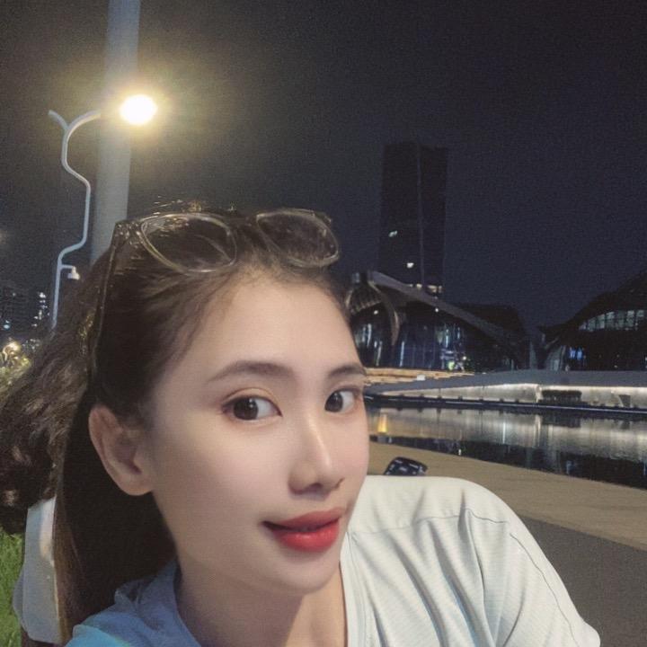 小凌同学吖